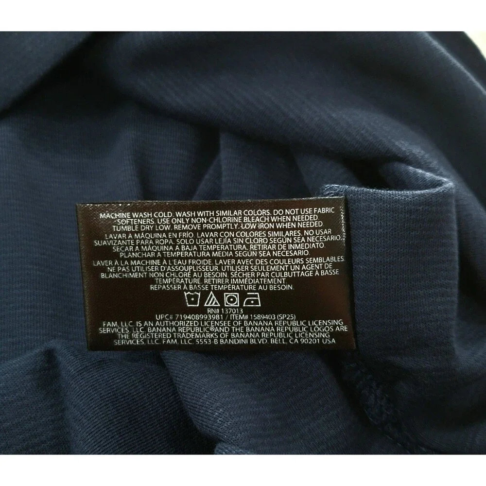 Banana Republic Men’s S Luxe Touch Performance Tee 100% Cotton Dark Blue Knit